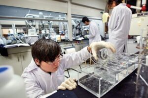 چین در تحقیق کرونایی دانشگاههای آمریکا مانعتراشی میکند