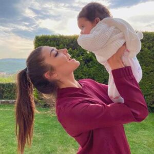 زندگینامه هانده ارچل ( بیوگرافی Hande Erçel )